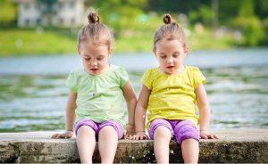 تأثیر شرایط محیطی بر سلامت بررسی مطالعات دوقلو ها